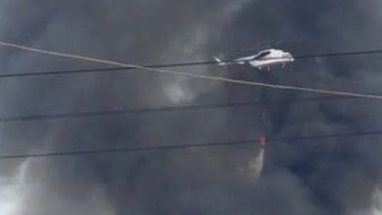 Yangın söndürme helikopterleri o fabrikaya sorti yapıyor