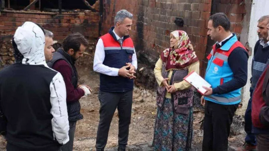 Yangında 8 küçükbaş hayvanı telef olan aileye destek