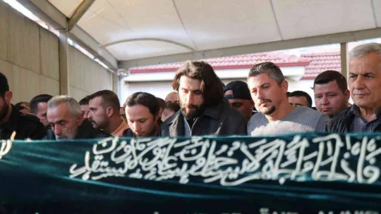 Yangında hayatını kaybedenler son yolculuğuna uğurlandı