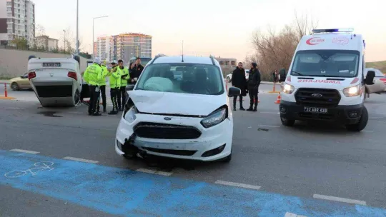 Yaralı baba ve kızı kurtarmak için zamanla yarıştılar