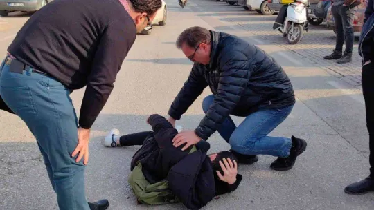 Yaralılara ilk müdahale yoldan geçen beyin cerrahından