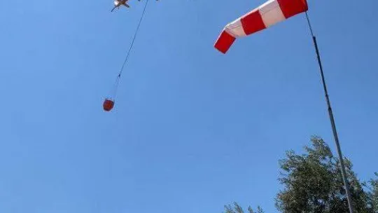 Yarasa helikopterler gece yangınlarının söndürülmesinde büyük rol oynadı