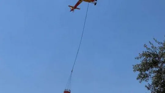 Yarasa helikopterler gece yangınlarının söndürülmesinde büyük rol oynadı