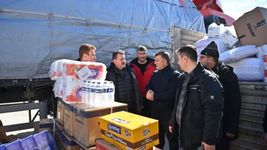 Yardım tırları deprem bölgesine ulaştı