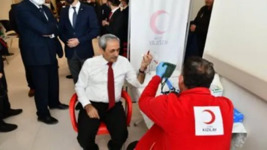 Yargıtay Başkanı Akarca ve Yargıtay Cumhuriyet Başsavcısı Şahin kan bağışında bulundu