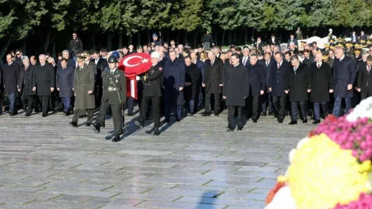 Yargıtay Başkanı Mehmet Akarca, Anıtkabir'de düzenlenen 10 Kasım Atatürk'ü anma törenine katıldı