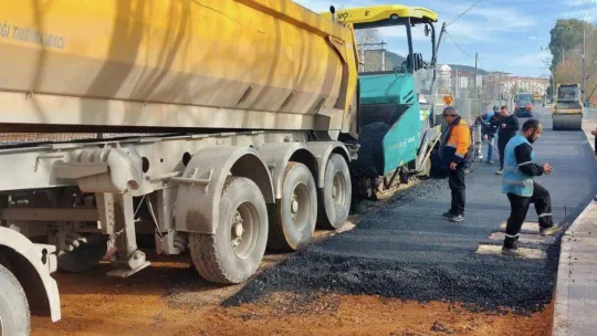 Yarımca sahil yoluna bin 200 ton asfalt