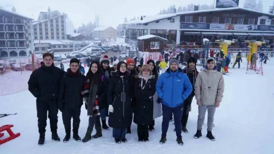 Yarıyıl tatilinin son günlerinde Uludağ'a tatilci akını