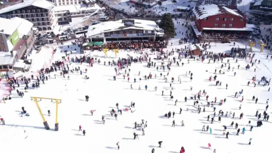 Yarıyıl tatilinin son gününde teleferikte kuyruk oluştu