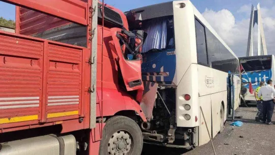 Yavuz Sultan Selim Köprüsü girişinde zincirleme kaza: 5 yaralı