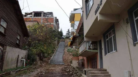 Yaya ulaşımının rahatlaması için o sokakta merdiven yapılacak