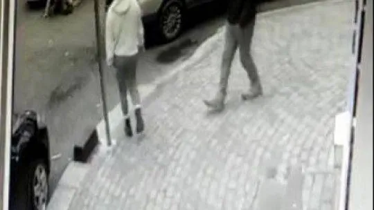 Yayaya çarpan sürücü olay yerini terk etti