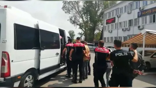 Yazılımcı kardeşleri silah zoruyla kaçırdılar, yunuslardan kaçamadılar