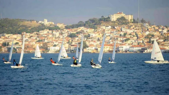 Yelken'de ILCA 1. ayak yarışları ve milli takım seçmeleri Ayvalık'ta tüm hızıyla devam ediyor