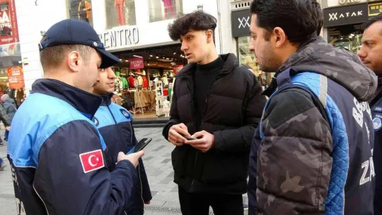 Yeni önlemler sonrasında İstiklal Caddesi'nde denetim yapıldı