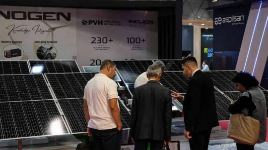 Yeni yapılan evlerin mimarisi güneş panellerine göre tasarlanıyor