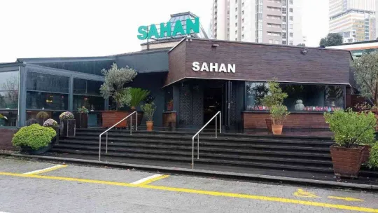 Yeni yıl akşamının lezzeti: Kestaneli, bademli yılbaşı hindisi