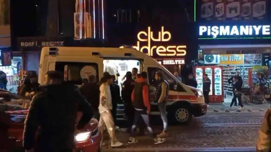 Yeni yılın ilk saatlerinde hareketli dakikalar: Yumruklar havada uçuştu