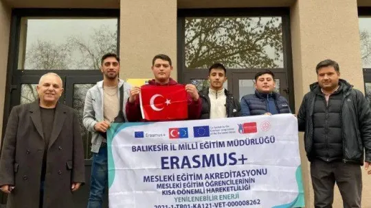 Yenilenebilir enerji stajı gören AYMESEM'li öğrenciler donanımlarını arttırdı