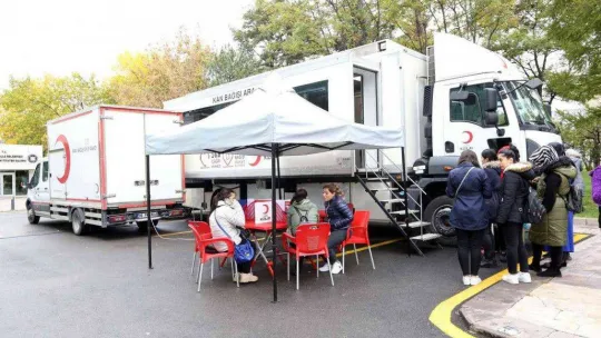 Yenimahalle Belediyesi'nden Kızılay'a destek