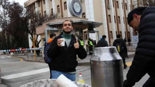 Yenimahalle Belediyesi'nden vatandaşa çorba ikramı