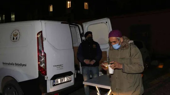 Yenimahalle Belediyesi'nden vatandaşa çorba ikramı