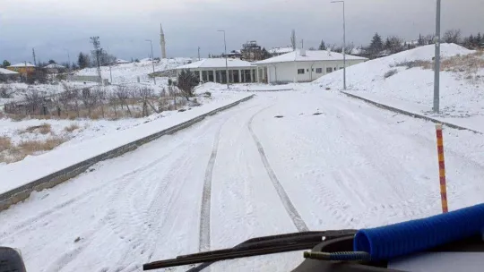 Yenimahalle'de kar mesaisi