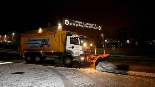 Yenimahalle'de karla mücadele mesaisi