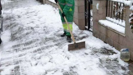 Yenimahalle'de karla mücadele mesaisi