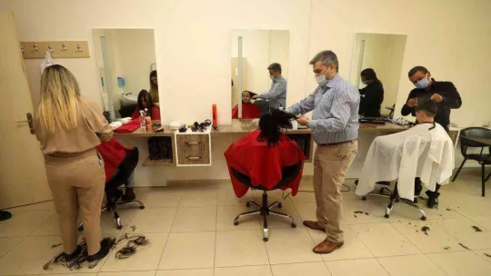 Yenimahalleli öğrencilere ücretsiz saç kesimi