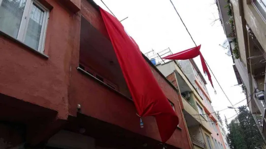 Yeşilçam'ın yıldızı Hülya Koçyiğit, Bursalı şehit astsubayın ailesini ziyaret etti