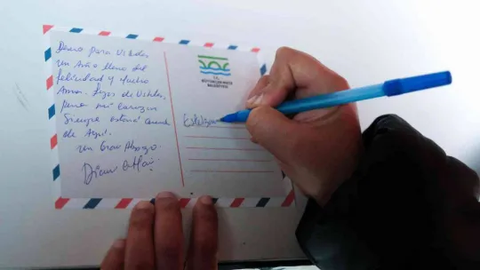 Yılbaşı için kurulan Sevgi Postanesi nostaljiyi yaşadılar