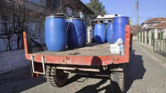 Yılbaşı öncesi Tekirdağ'da 1 ton sahte içki ele geçirildi