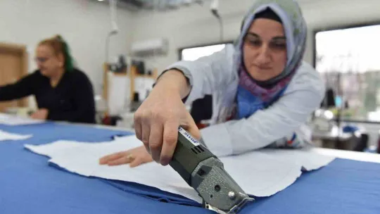 Yıldırım Belediyesi çocuklar için eşofman üretiyor