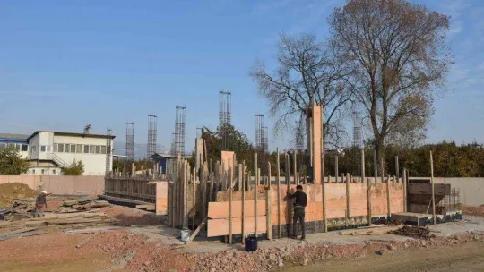 Yıldırım Belediyesi'nden iki halı saha daha