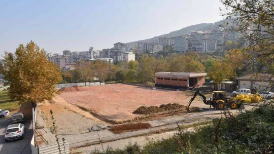 Yıldırım Belediyesi'nden iki halı saha daha