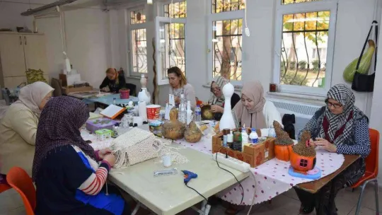 Yıldırım'da atık malzemeler sanat eserine dönüşüyor