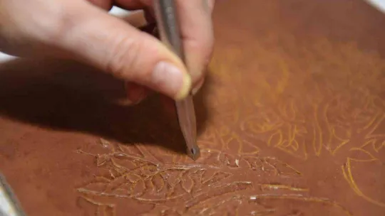 Yıldırım'da deri sanatının incelikleri öğretiliyor