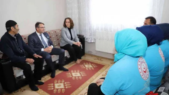 Yıldırım Vefa Sosyal Destek ekipleri ihtiyaç sahibi yaşlıların yanında