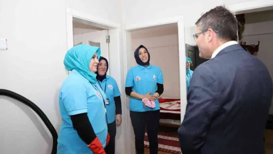 Yıldırım Vefa Sosyal Destek ekipleri ihtiyaç sahibi yaşlıların yanında