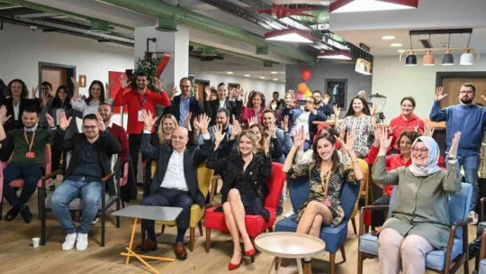 Yıldız Holding 'Mutlu Et Mutlu Ol Günü'nü 'Çeşitlilik, Fırsat Eşitliği ve Sanat' temalarıyla kutladı