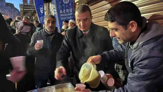 Yılın ilk günü binlerce kişi Ulu Cami'ye akın etti, trafik kilitlendi