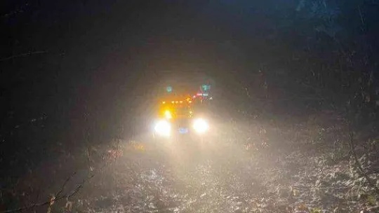 Yılın ilk karını görmek için dağa çıktılar: Mahsur kalınca ekipler tarafından kurtarıldılar