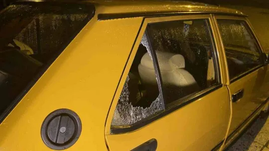 Yıllarca emek vererek yaptırdıkları otomobilin iç donanımları parça parça çalındı