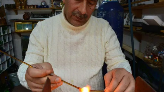 Yıllardır gözünü ateşten ayırmıyor