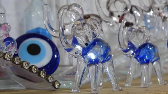 Yıllardır gözünü ateşten ayırmıyor