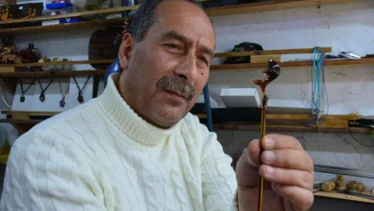 Yıllardır gözünü ateşten ayırmıyor