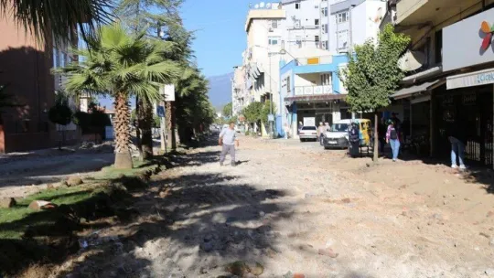 Yılmaz Akpınar Bulvarı yenileniyor