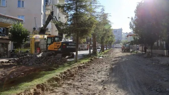 Yılmaz Akpınar Bulvarı yenileniyor