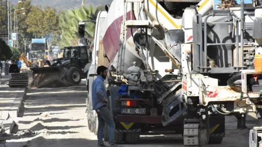 Yılmaz Akpınar Bulvarı yenileniyor